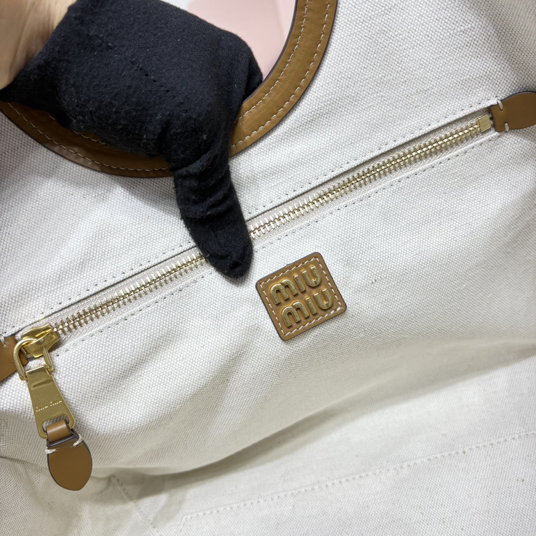 Miu Miu hobo tote underarm bag 5BG287