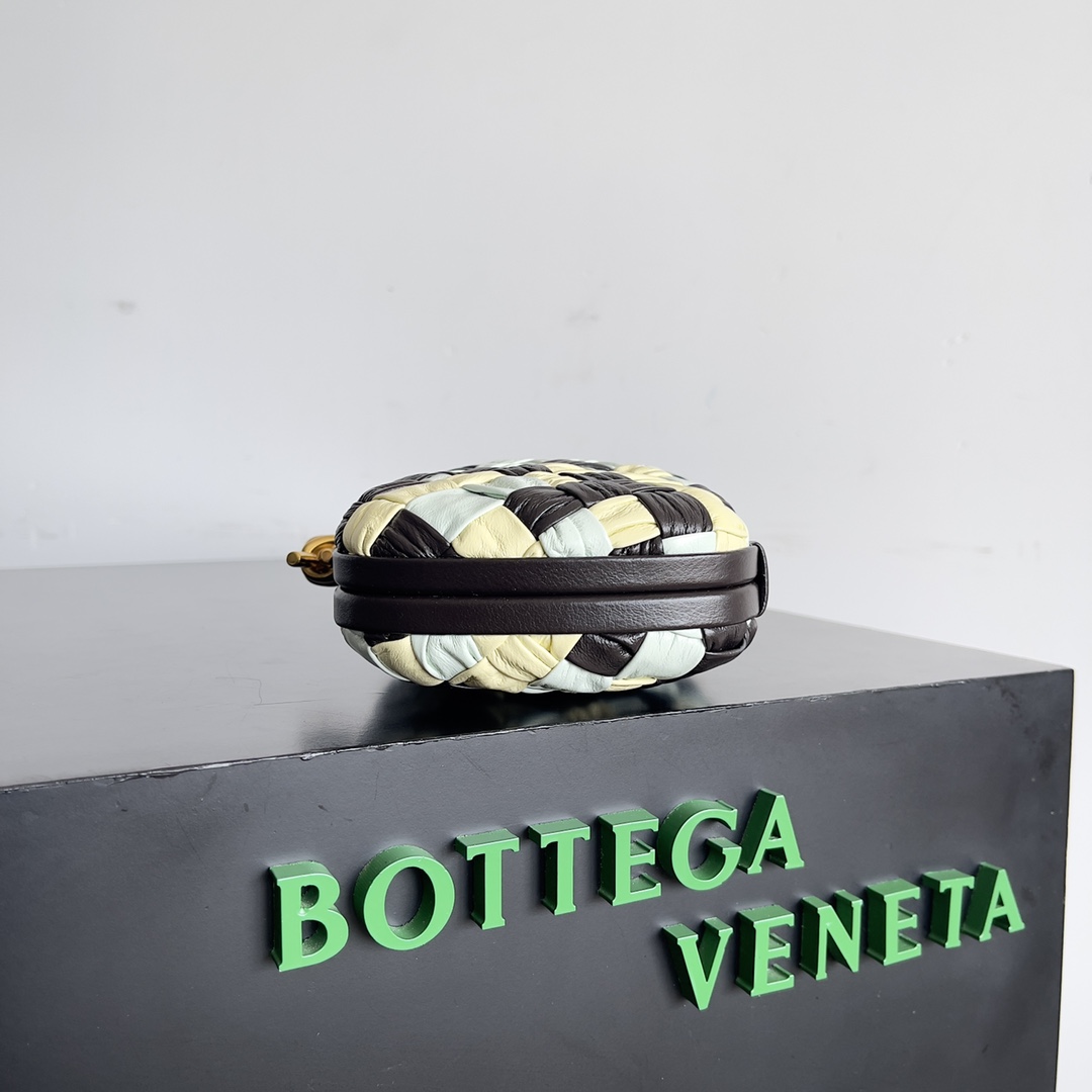 Bottega Veneta Knot woven evening bag 717622