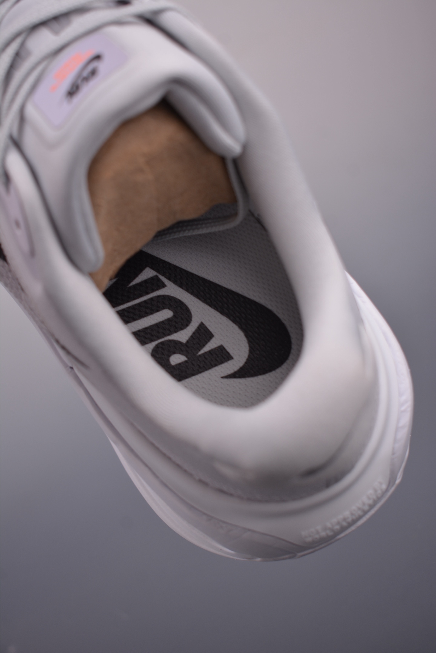 Nike Vomero premium running shoes HM5973-603