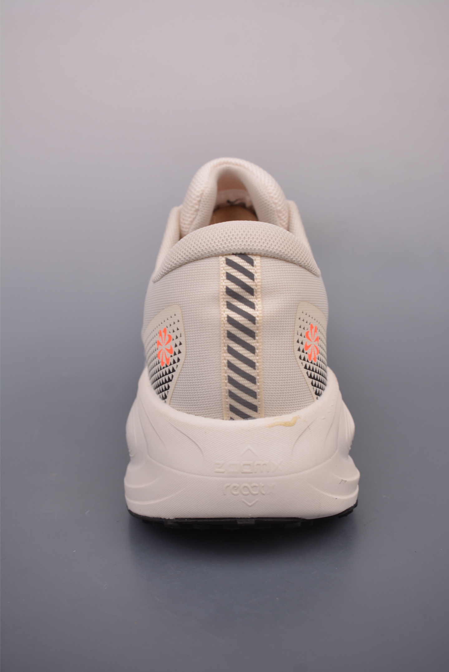 Nike Air Zoom Vomero 18X 2025 Beige