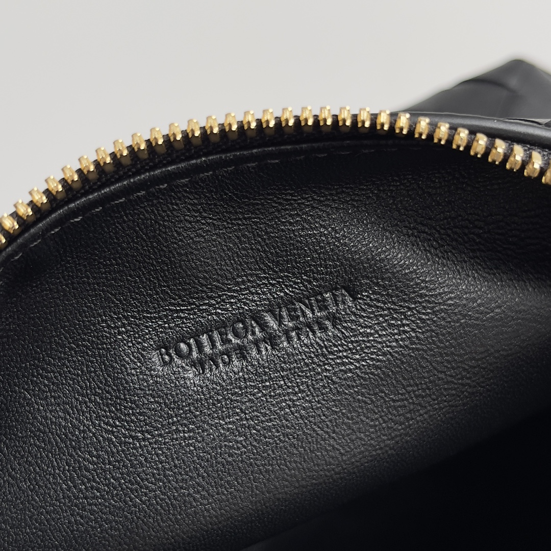 Bottega Veneta Year of the Snake Limited Edition Wallace Handbag 754443