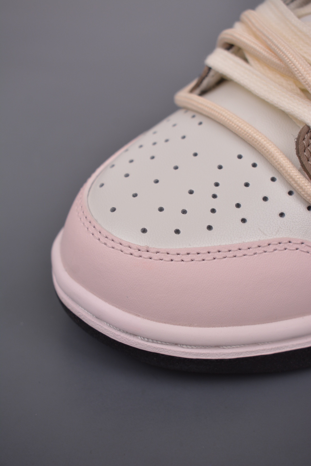 Nike SB Dunk Low Valentine's Day Pink and White Heart-Stirring Email Graffiti