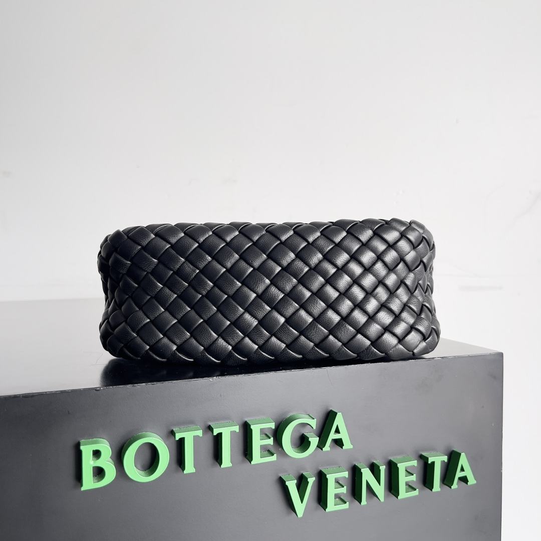 Bottega Veneta mini cobble bag 762711