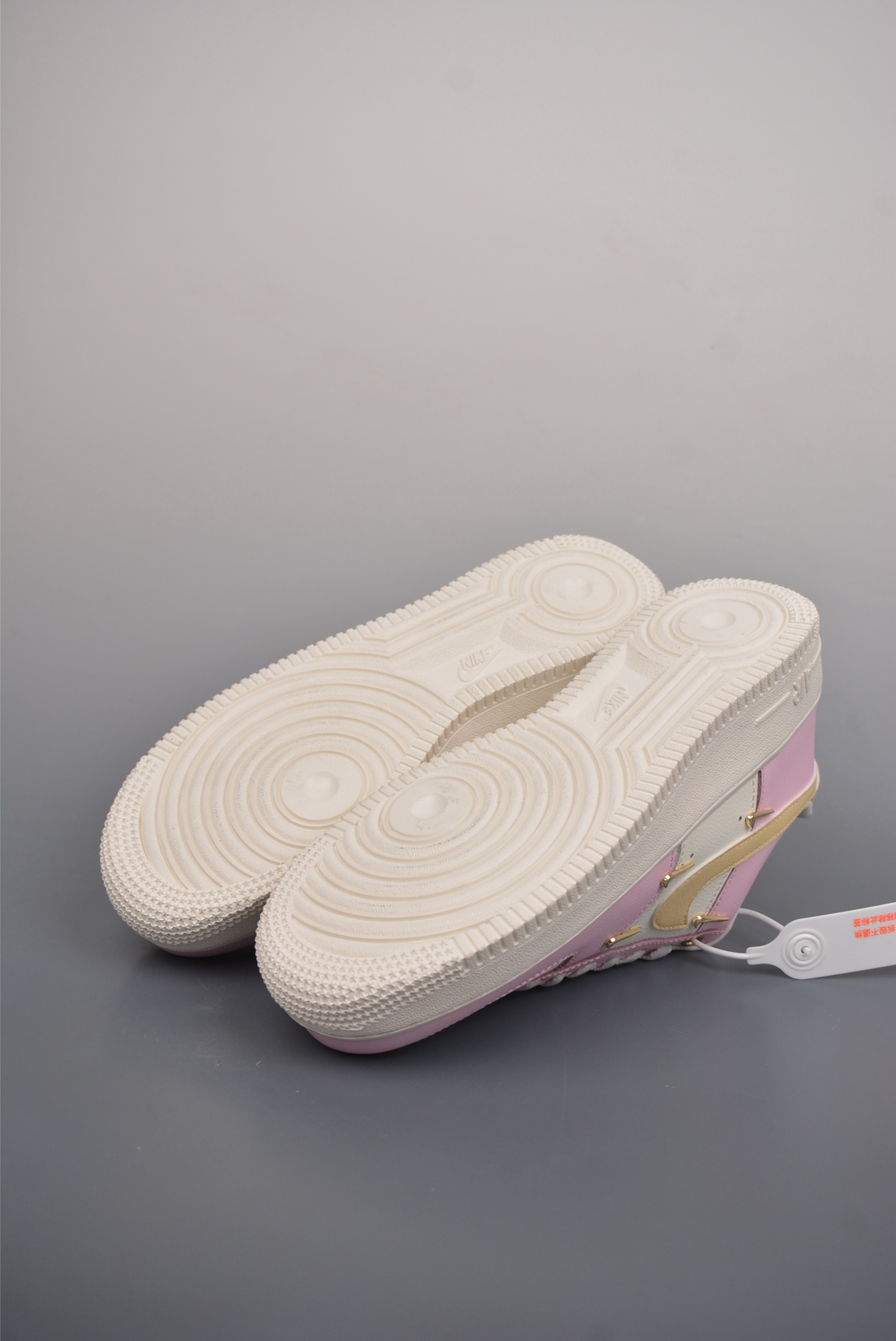 Nike Air Force 1 Low White and Pink Valentine's Day Limited Edition  IB2574-600