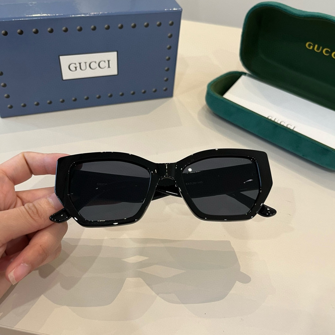 Gucci Round Frame Sunglasses