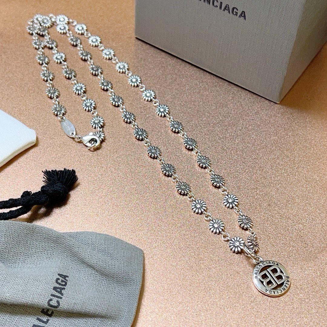 Balenciaga BB Chrysanthemum Vintage Necklace