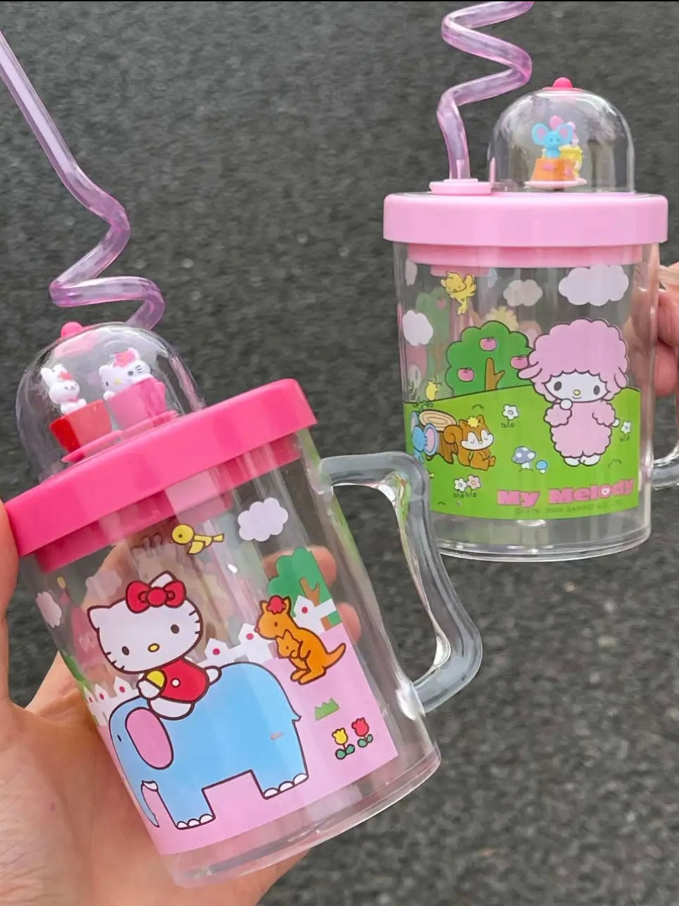 Sanrio Top Swivel Cups Plastic With Lids & Straws