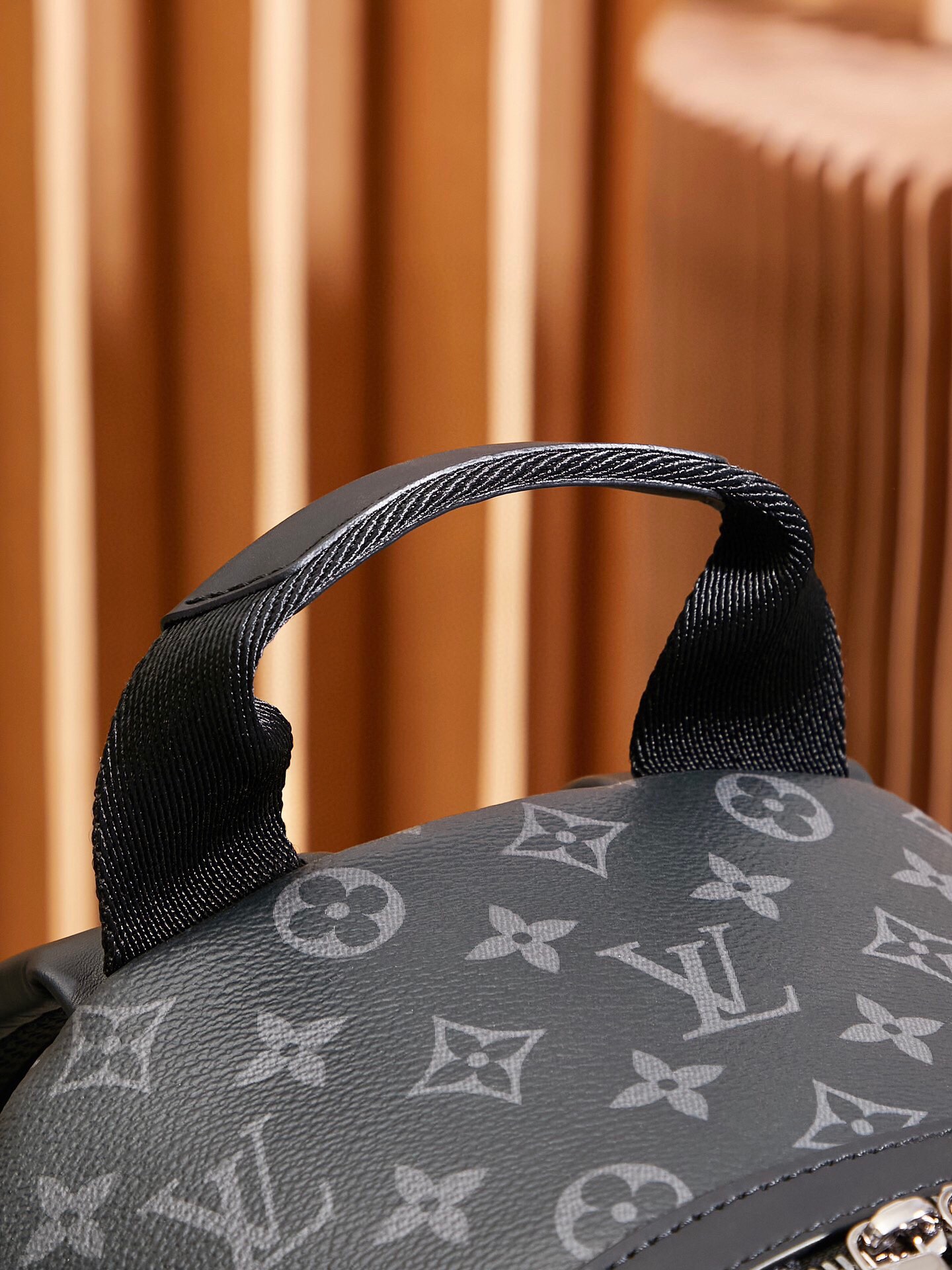 Louis Vuitton Discovery Backpack M22558