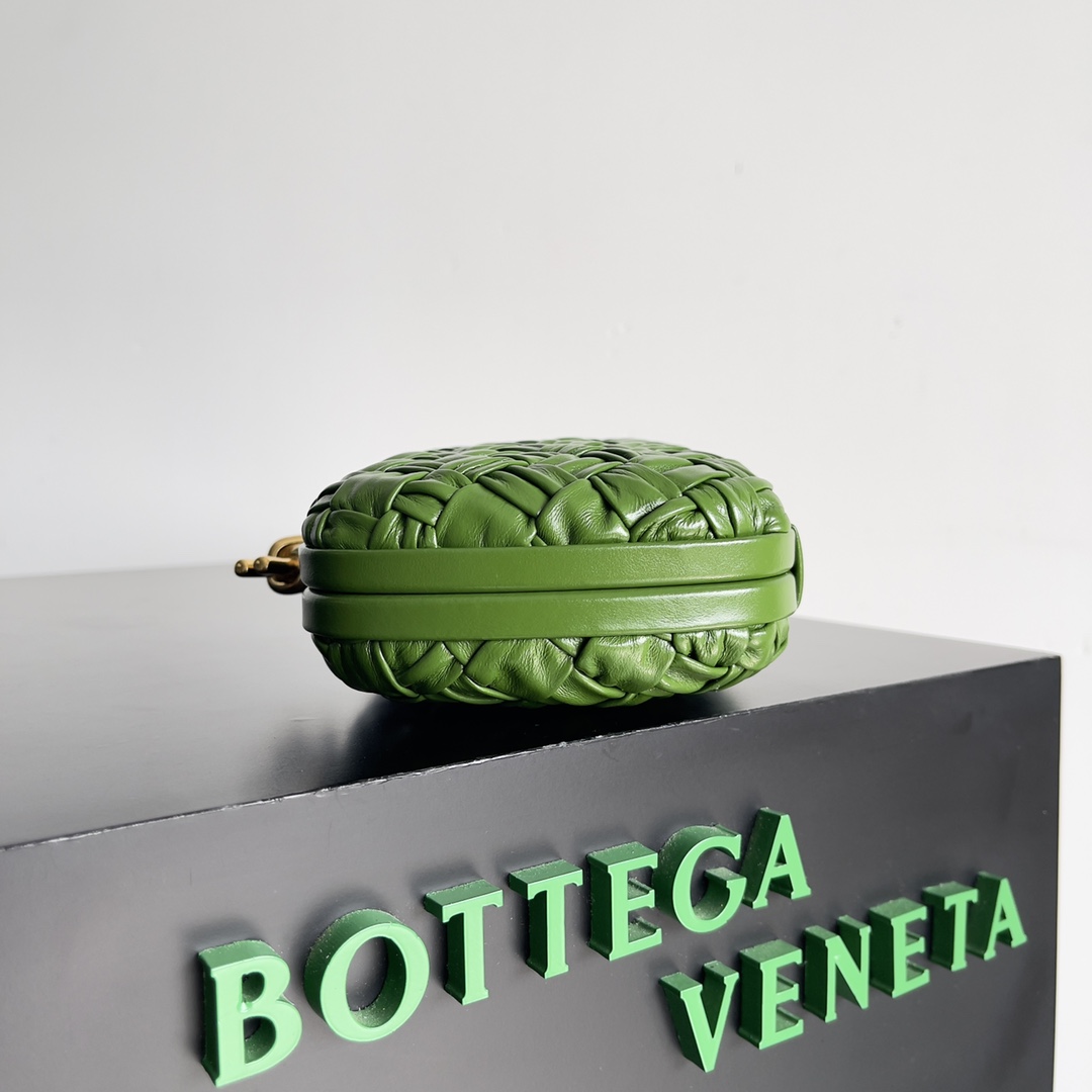 Bottega Veneta Knot woven evening bag 717622