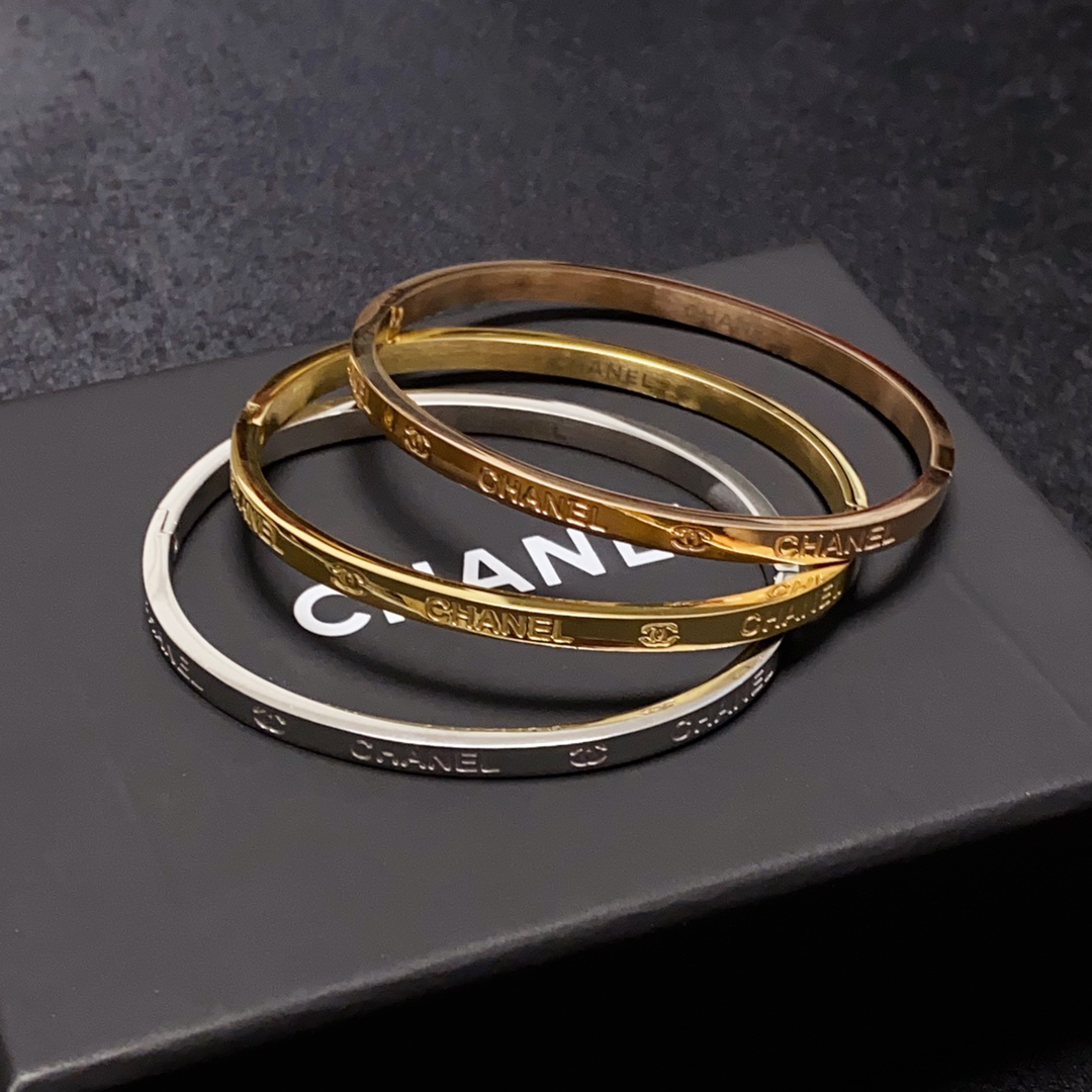 Chanel narrow engraved letter bracelet
