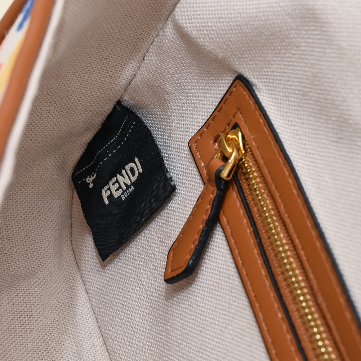 FENDI Baguette Shoulder Bag 1008