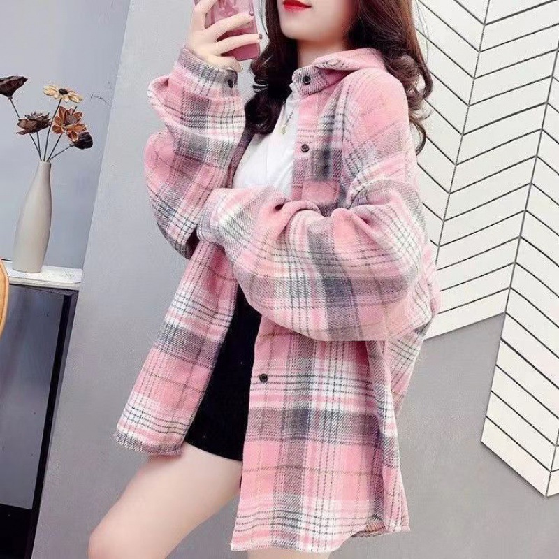 A large version of a waxed plaid shirt Hong Kong style Coat