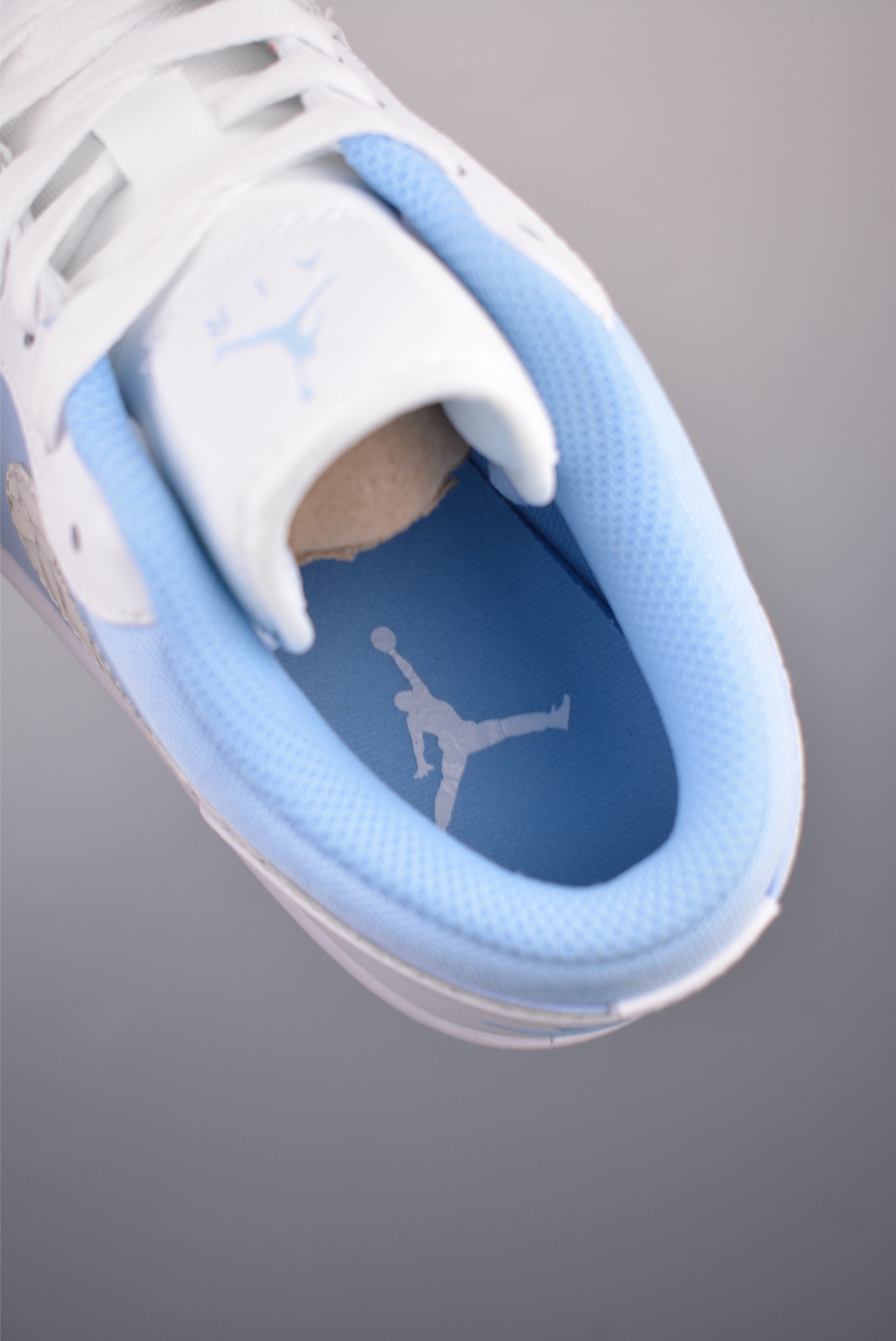 Nike Wmns Air Jordan 1 Low GS White Blue Burst IB7692-400