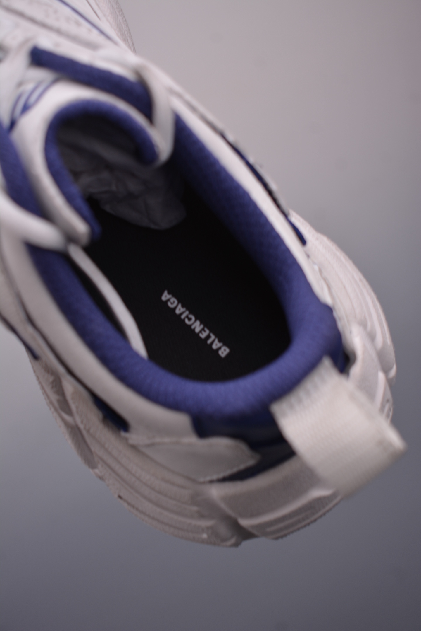 BALENCIAGA Monday Sneaker 