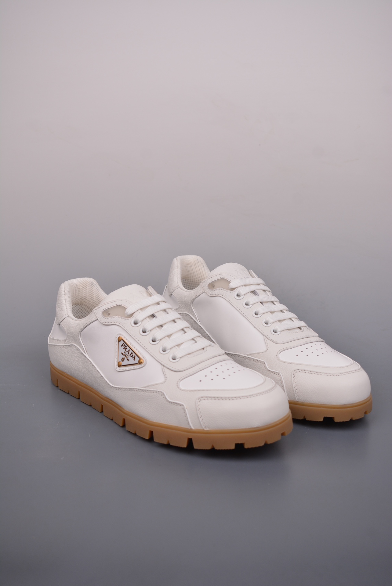 rada Downtown Low Sneakers White Pebbled Leather