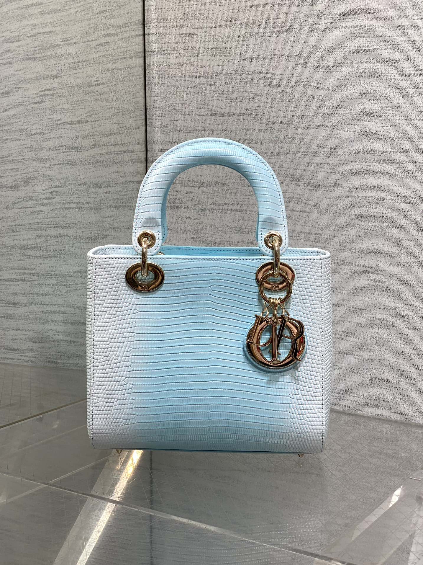 Dior Lady Dior four-grid rare lizard pattern handbag