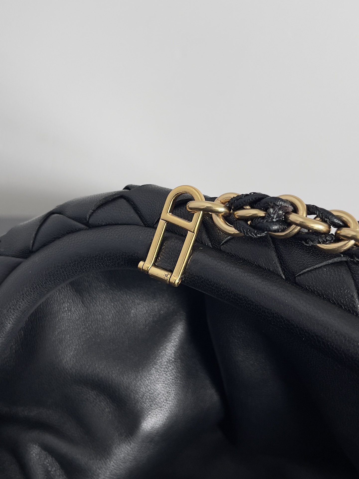 Bottega Veneta LAUREN CLUTCH chain clutch bag 785807
