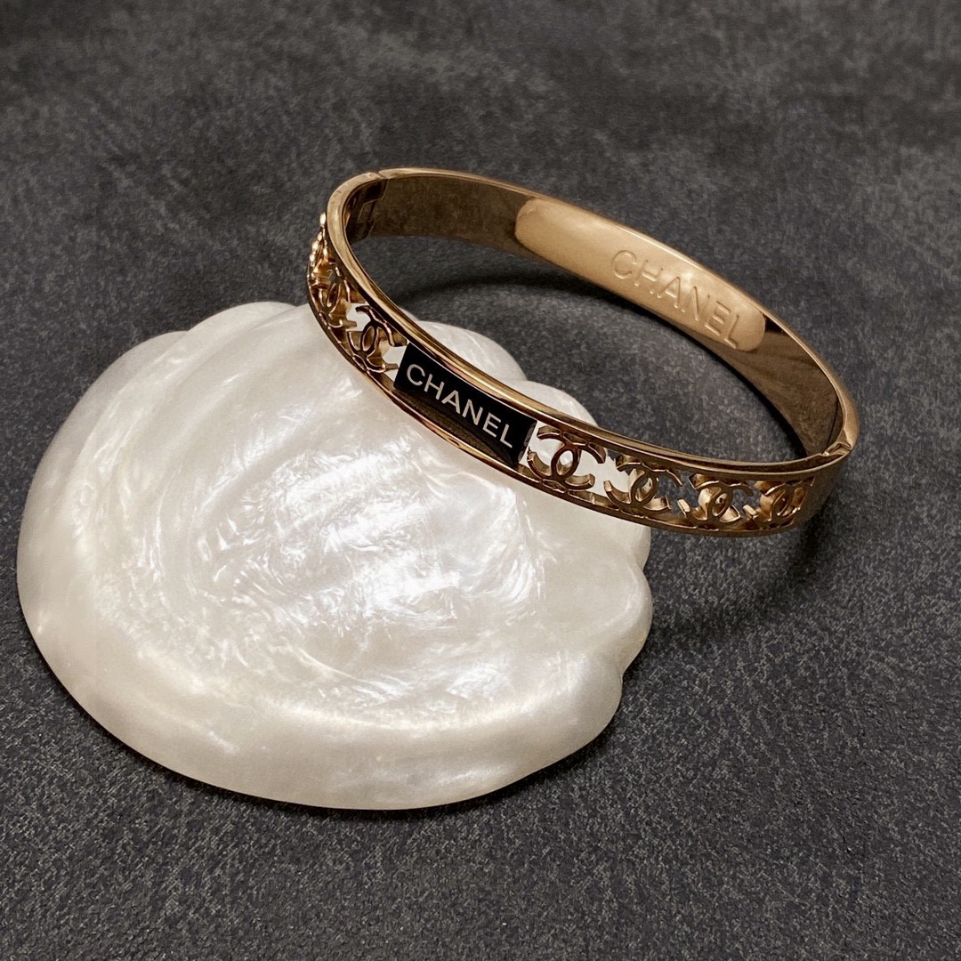 Chanel hollow bracelet
