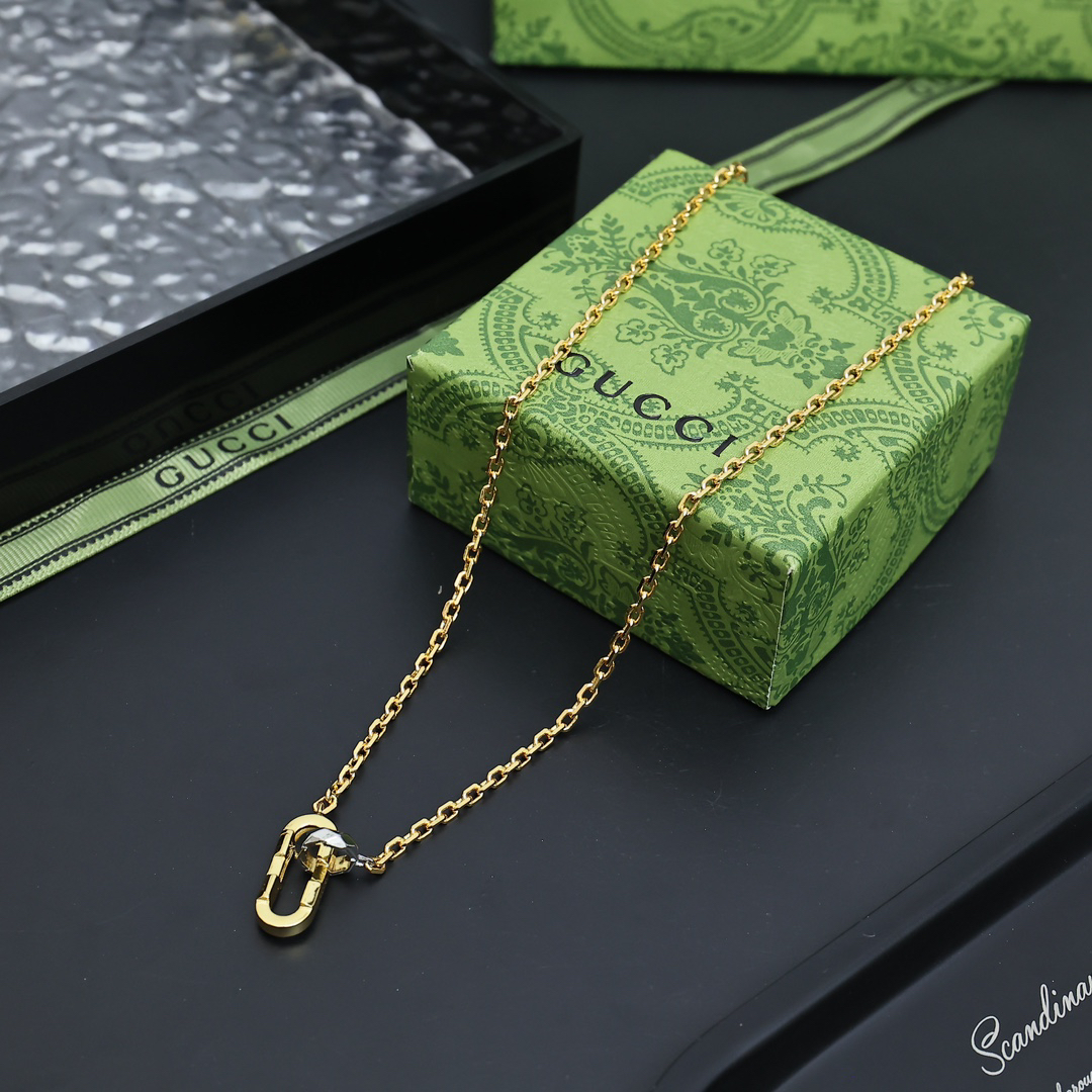 Gucci Link to Love series rose gold chain necklace