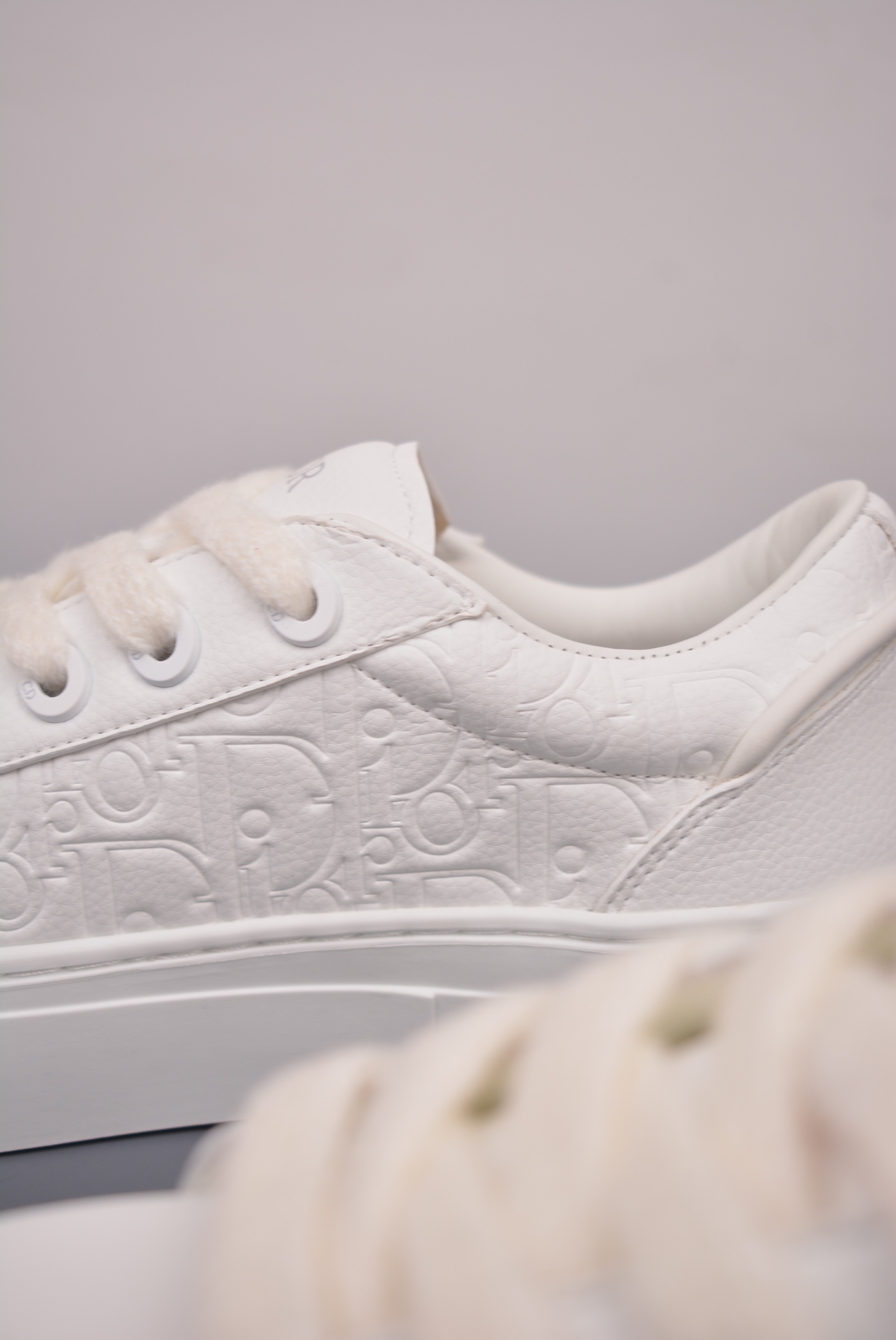 Dior B33 Low Top Sneakers Dior Gravity Off-White Embossed 3SN303ZAY_H000