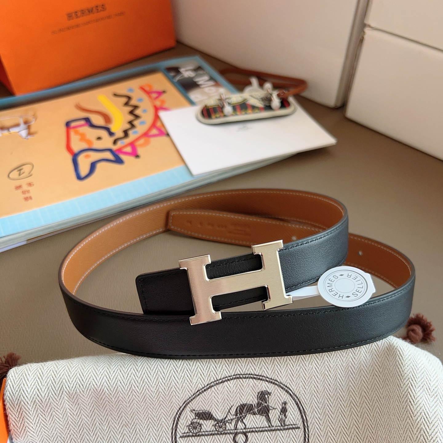 Hermès 2025 New Women's Double-Sided Belt 2.4cm Width