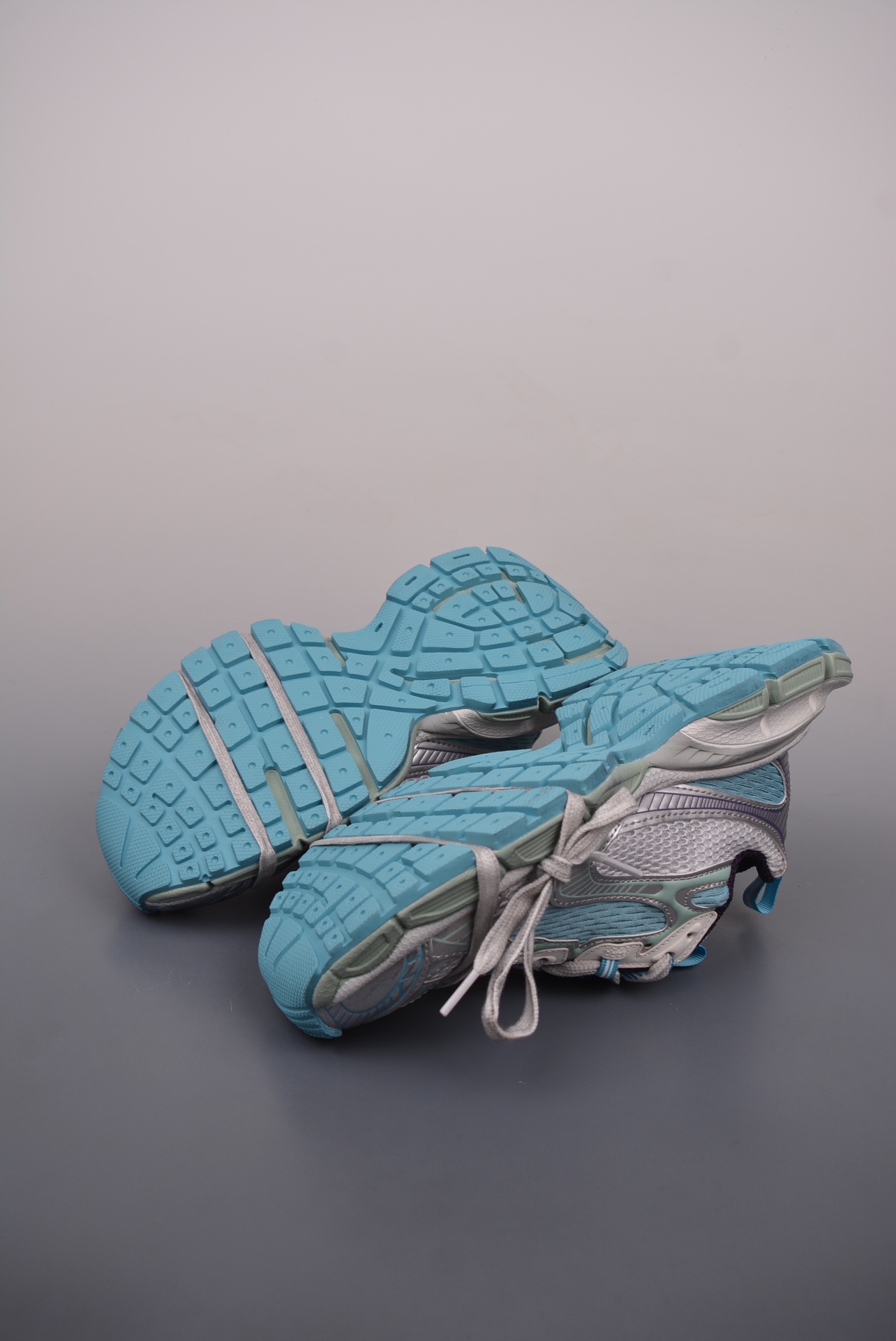 BALENCIAGA 3XL Sneakers Blue and White