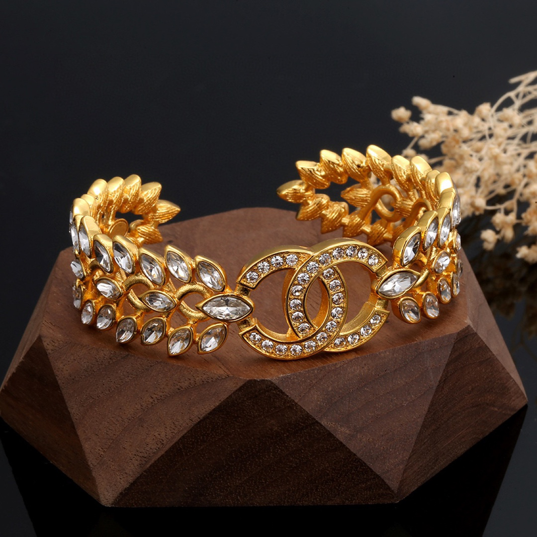 Chanel hollow diamond bracelet