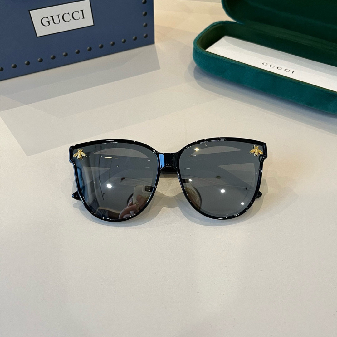 Gucci Round Frame Sunglasses