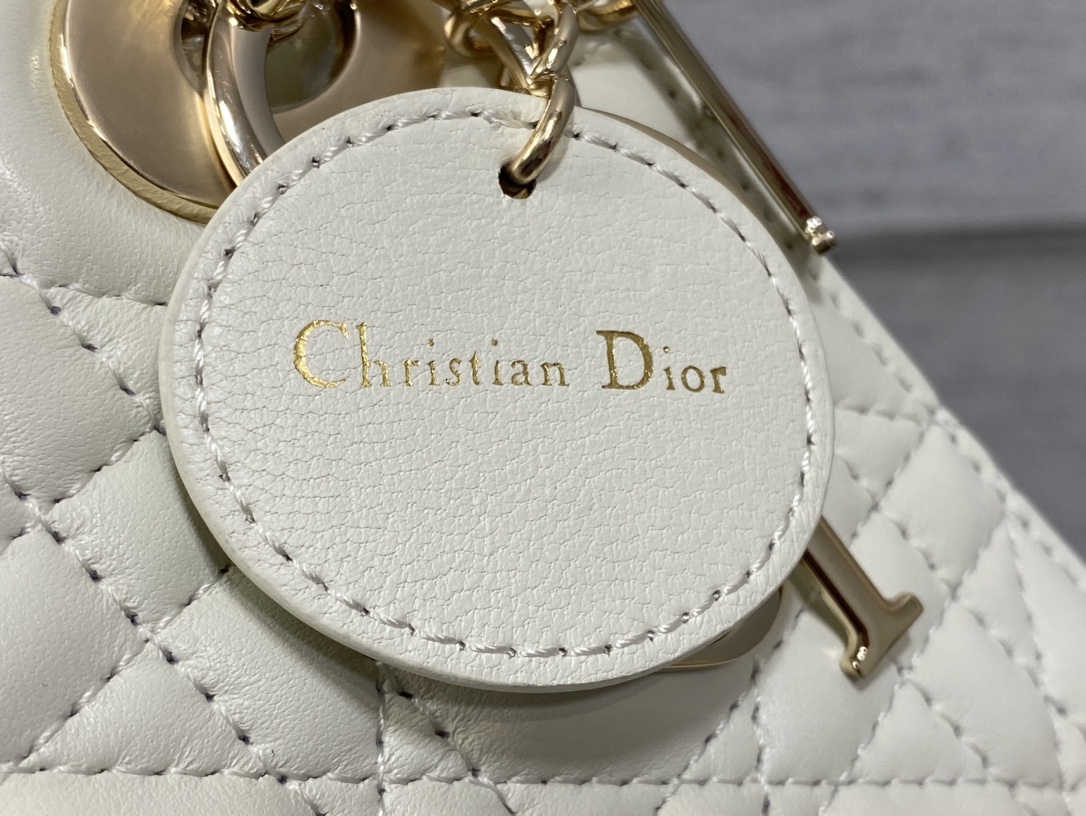 Dior assic Lady bag