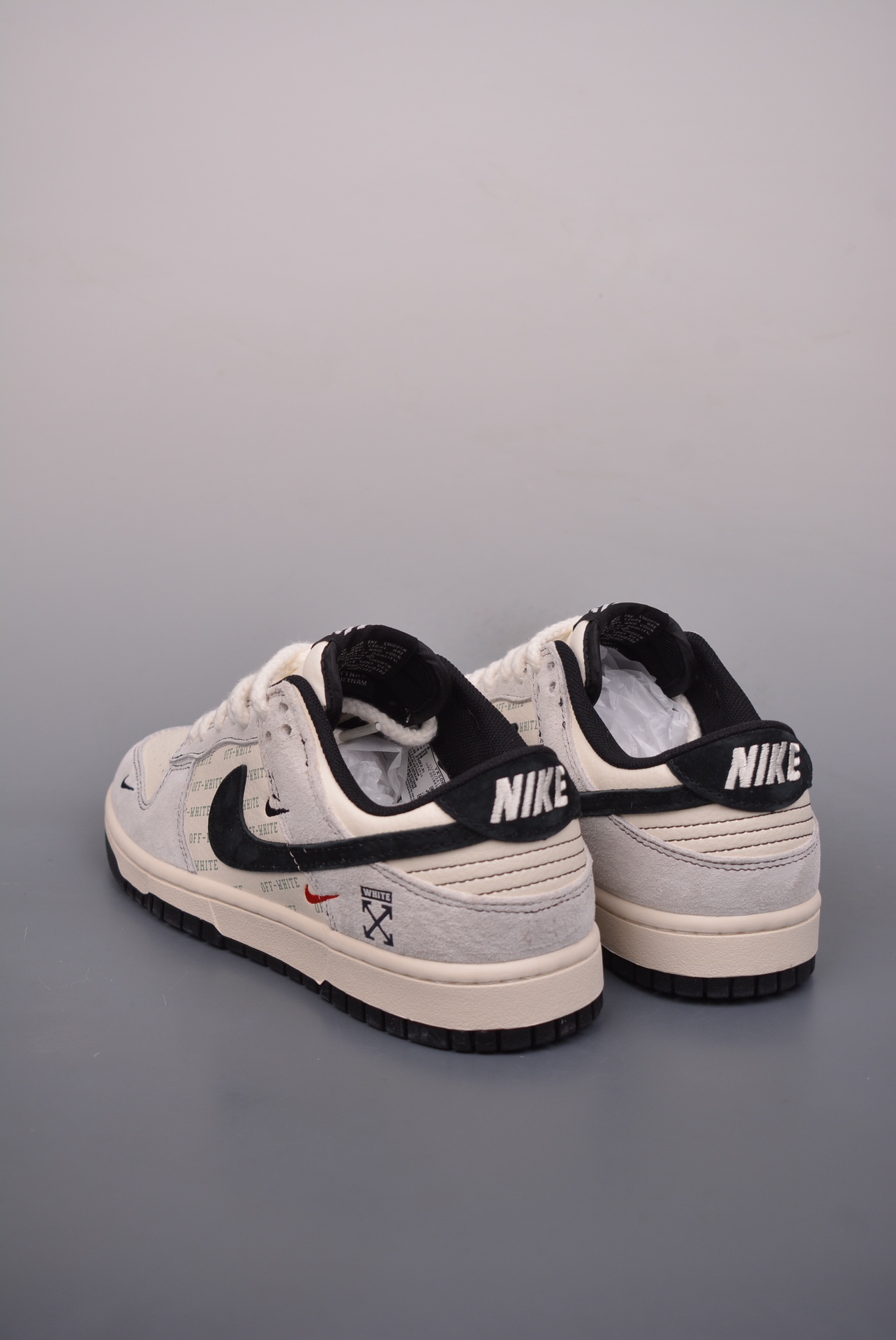 Off-White™ x Nike SB Dunk Low Off-White Off-White Grey YX5066-212