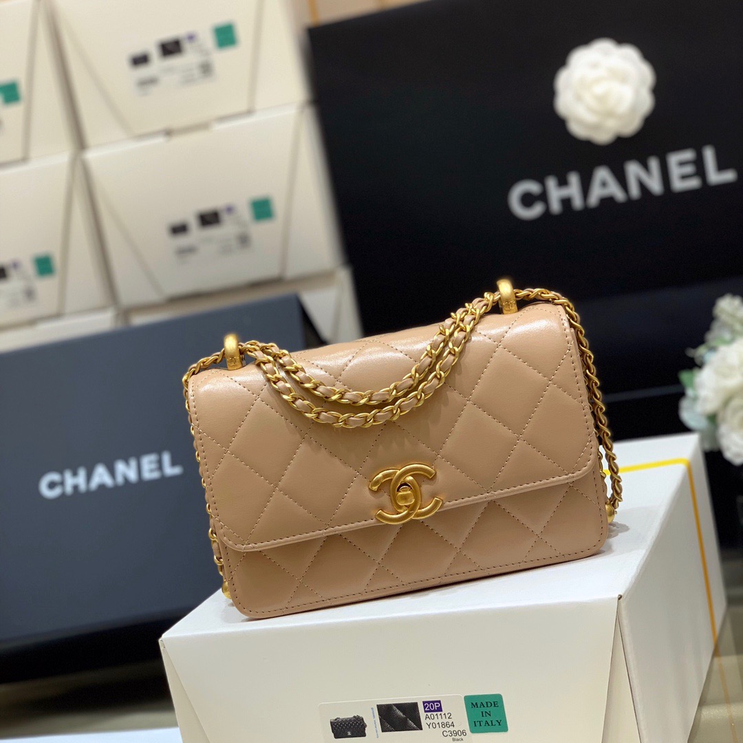 Chanel 2021 Early Fall Haute Couture Collection Double Gold Bead Chain Bag AP2615