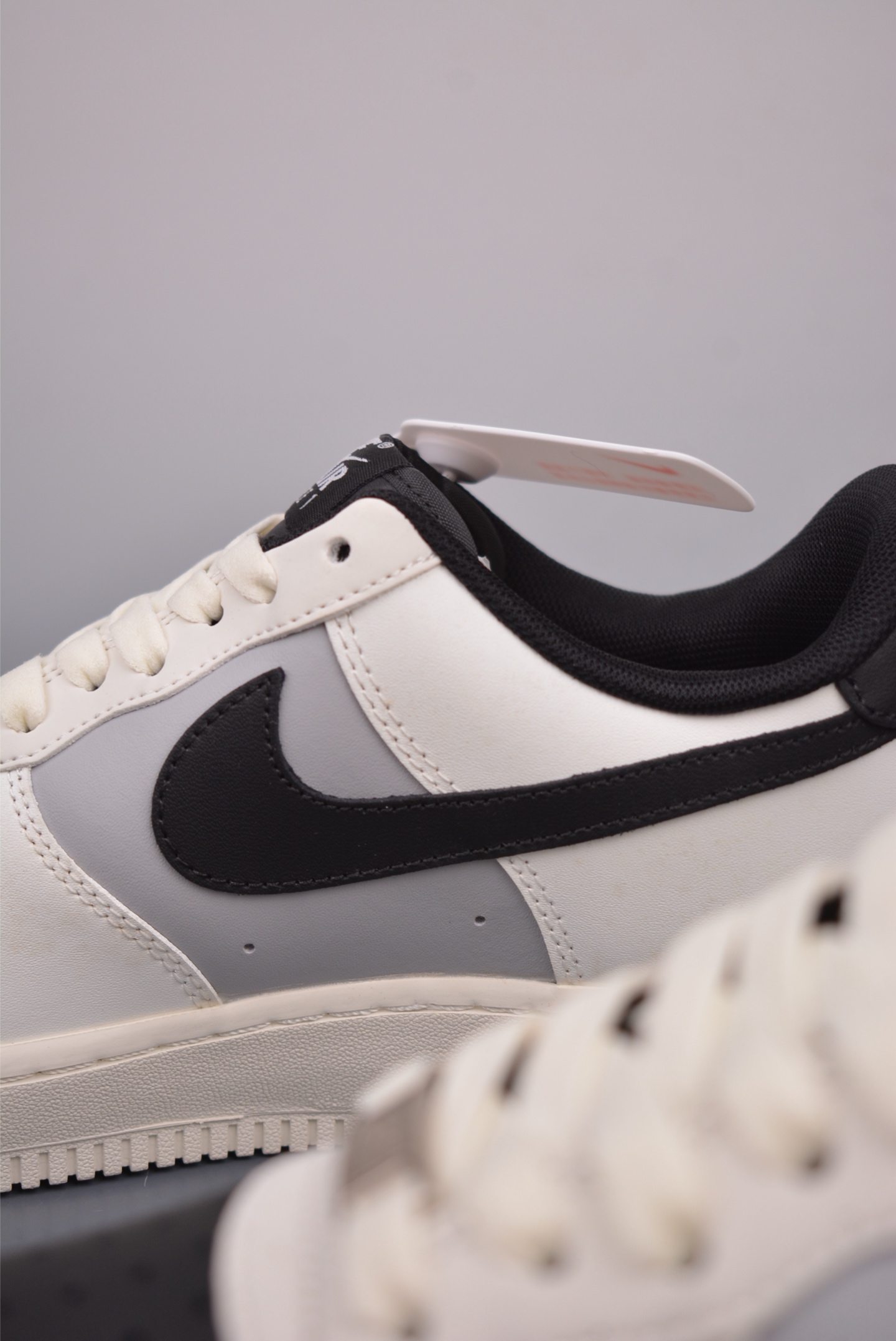Nike Air Force 1´07 Low Beige, Black and Grey RS2696 112