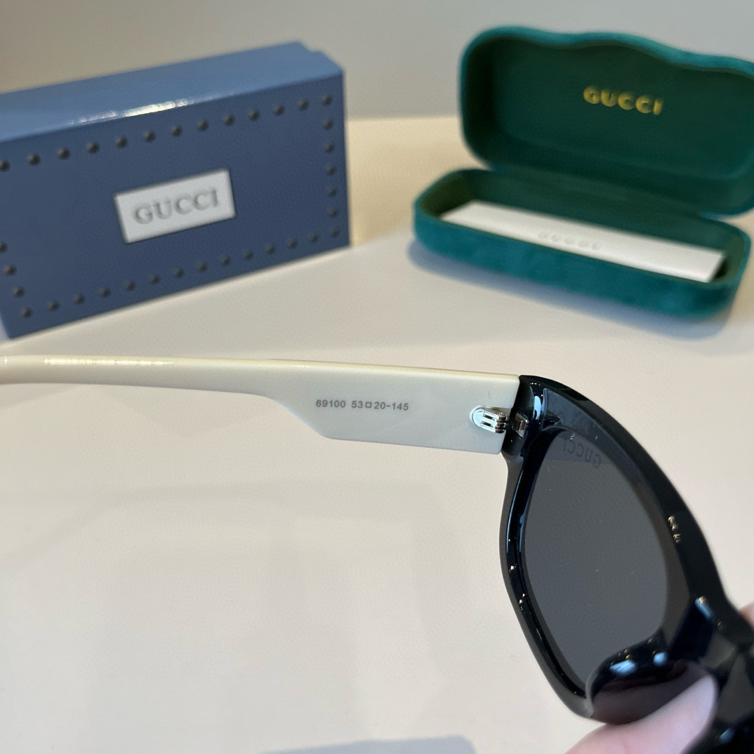 Gucci Round Frame Sunglasses