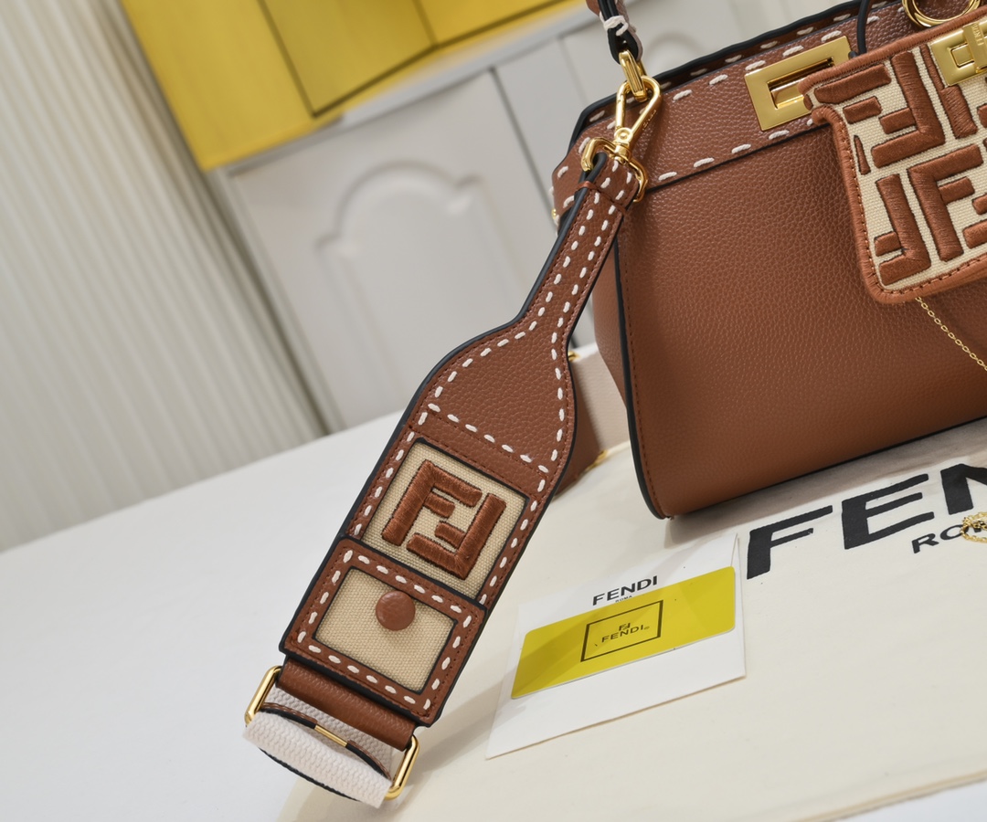 FENDI ekaboo ISeeU medium handbag 3309