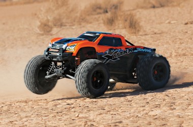 X-MAXX 4x4 new 8S version RTR complete set with 2x 4S / 5000 mAh batteries + Dual charger 2x120W