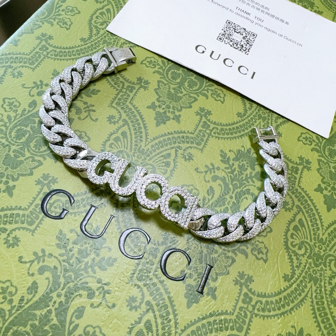 Gucci flat chain bracelet with diamonds