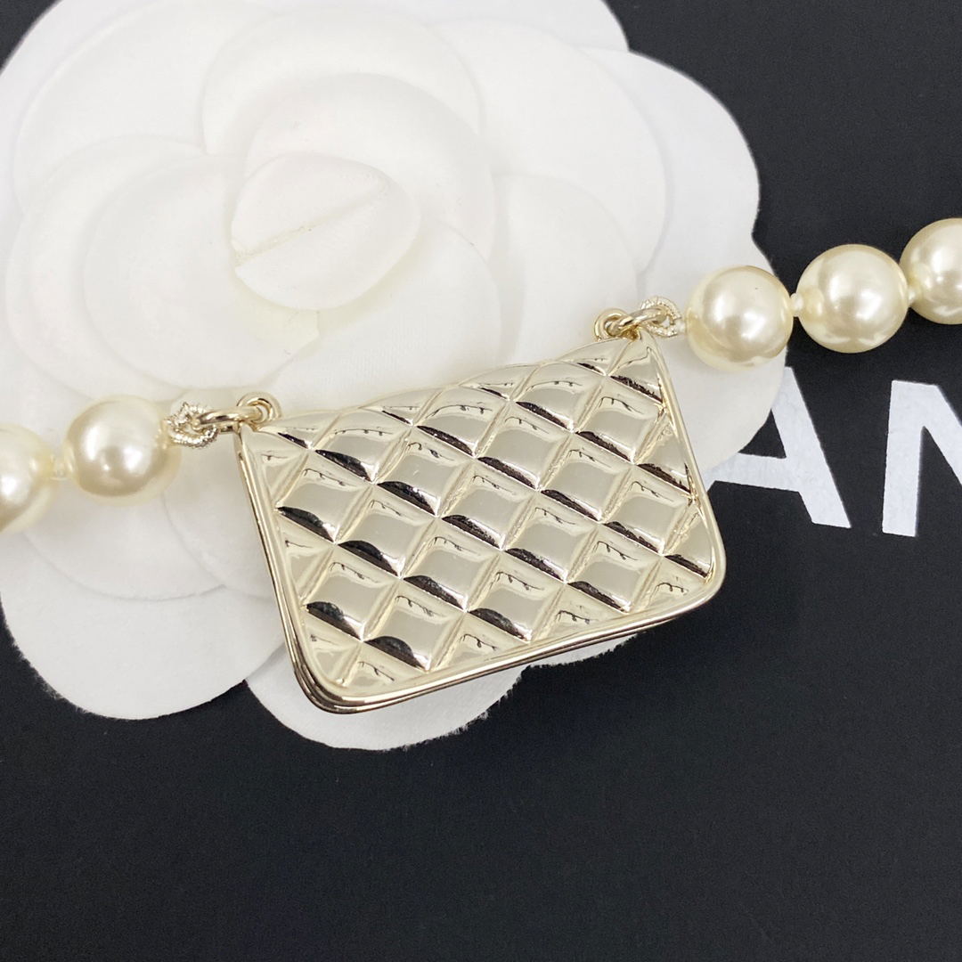 CHAN 23 diamond pattern bag pearl necklace