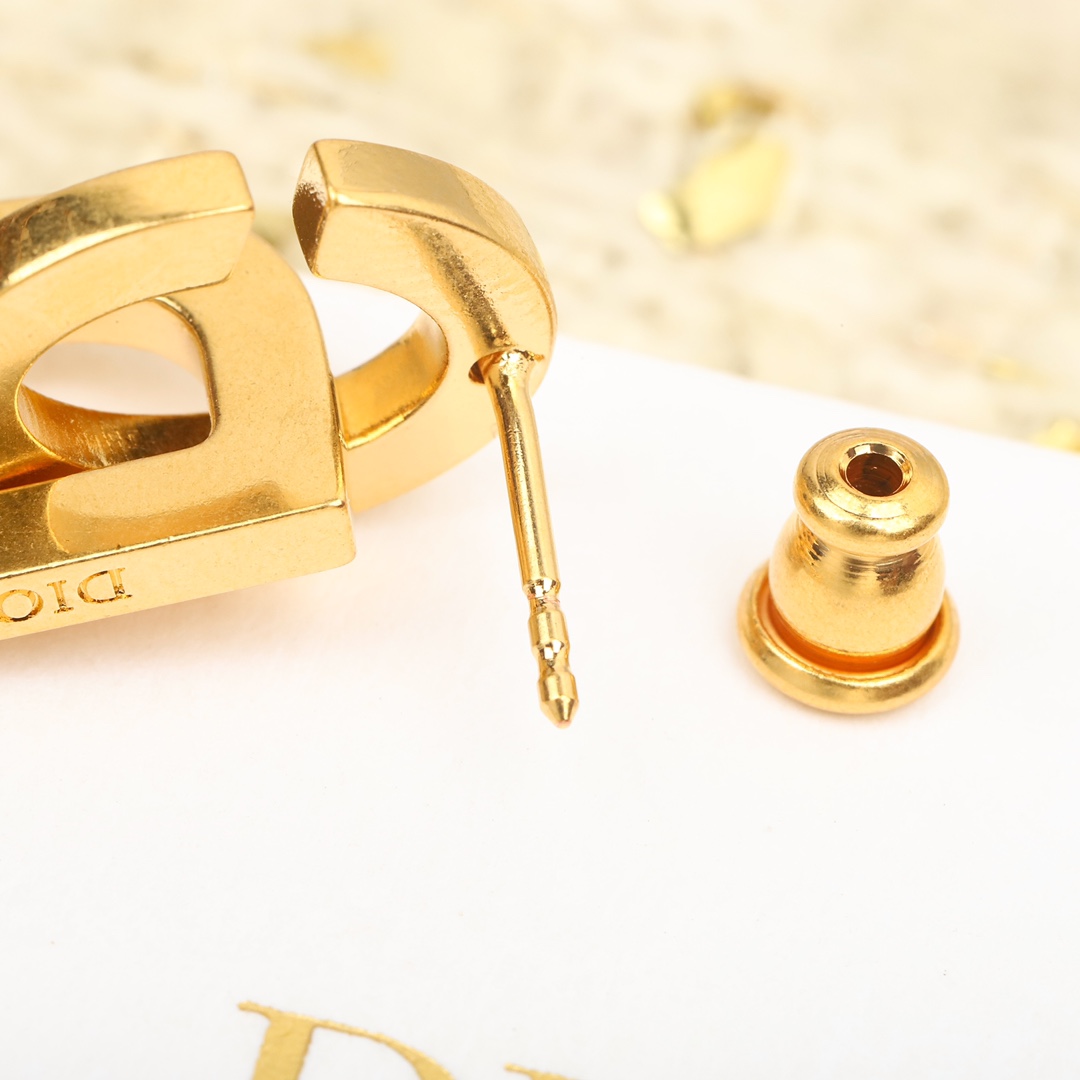Dior CD letter earrings