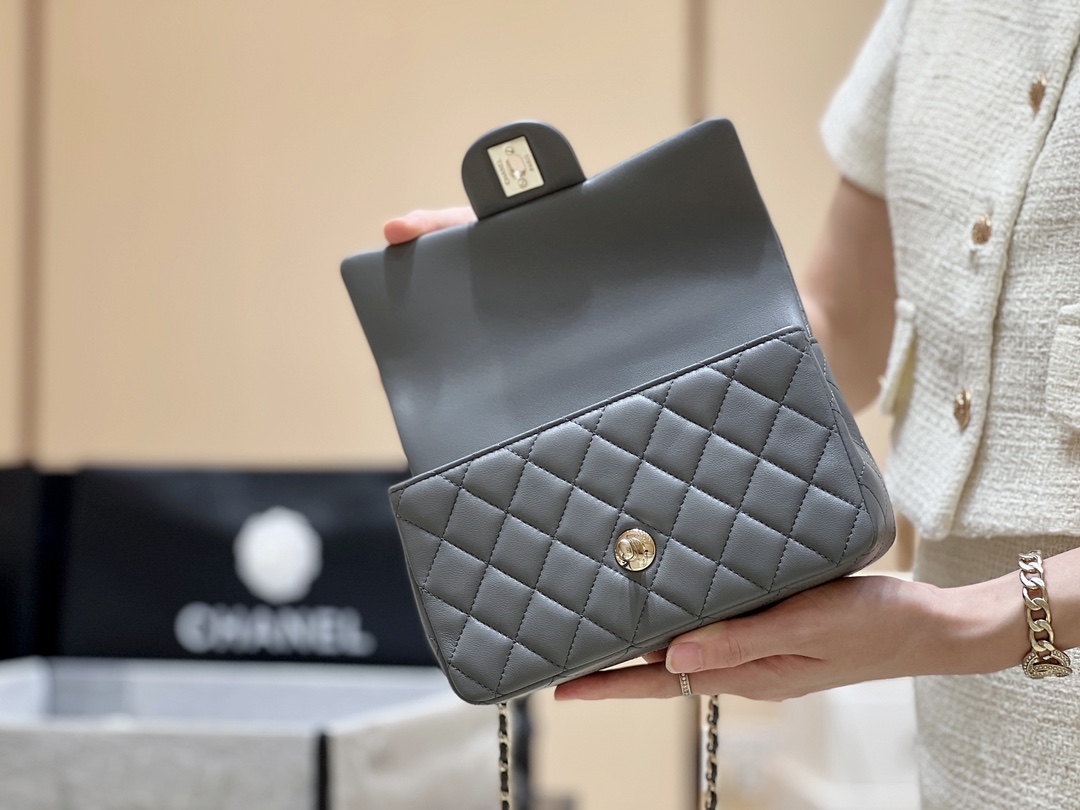 Chanel 23S cf mini handle AS2431