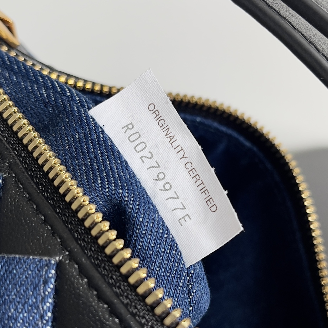 Bottega Veneta wallace handbag 796393