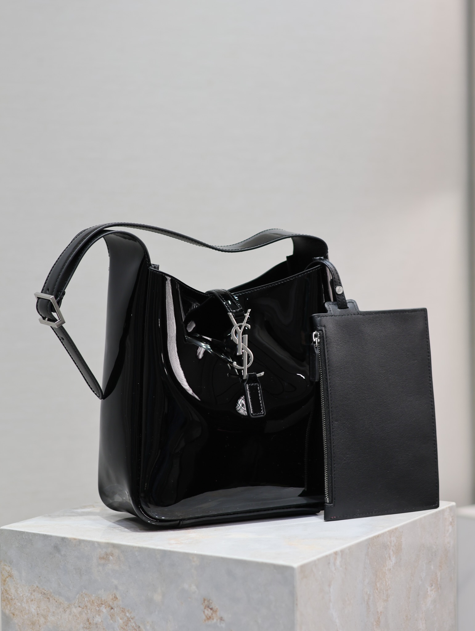 Yves Saint Laurent LE 5A7 Underarm Bag 713938