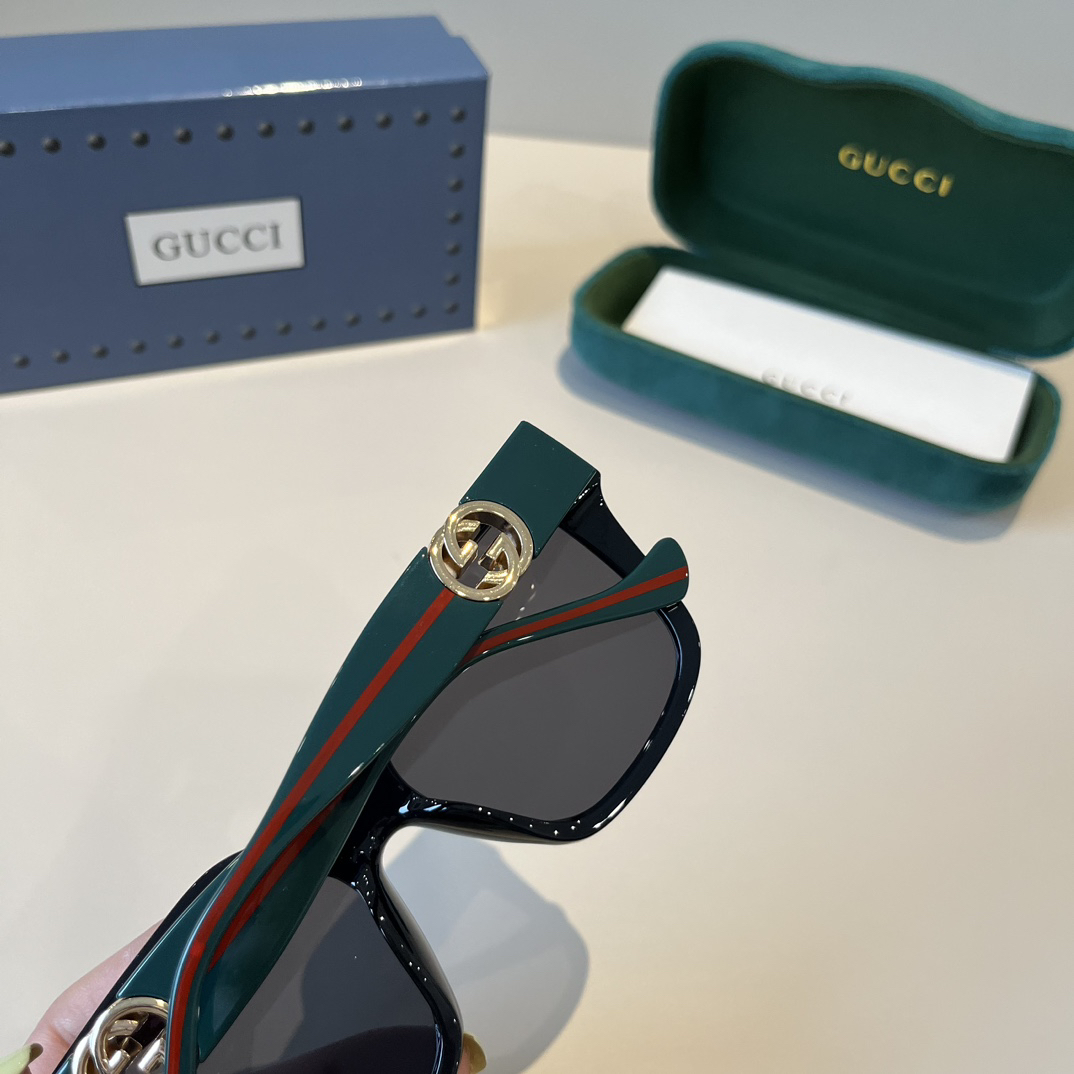 Gucci Round Frame Sunglasses