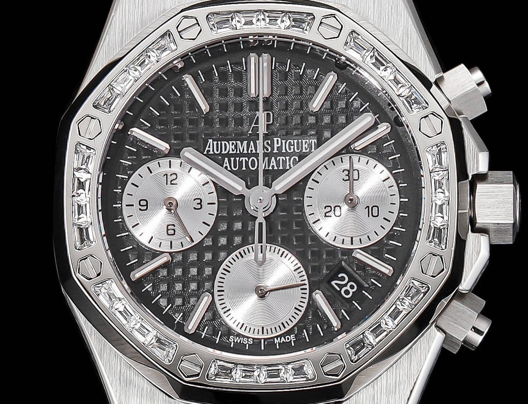 Audemars piguet Royal Oak series 26715BC.ZZ.1356BC.01