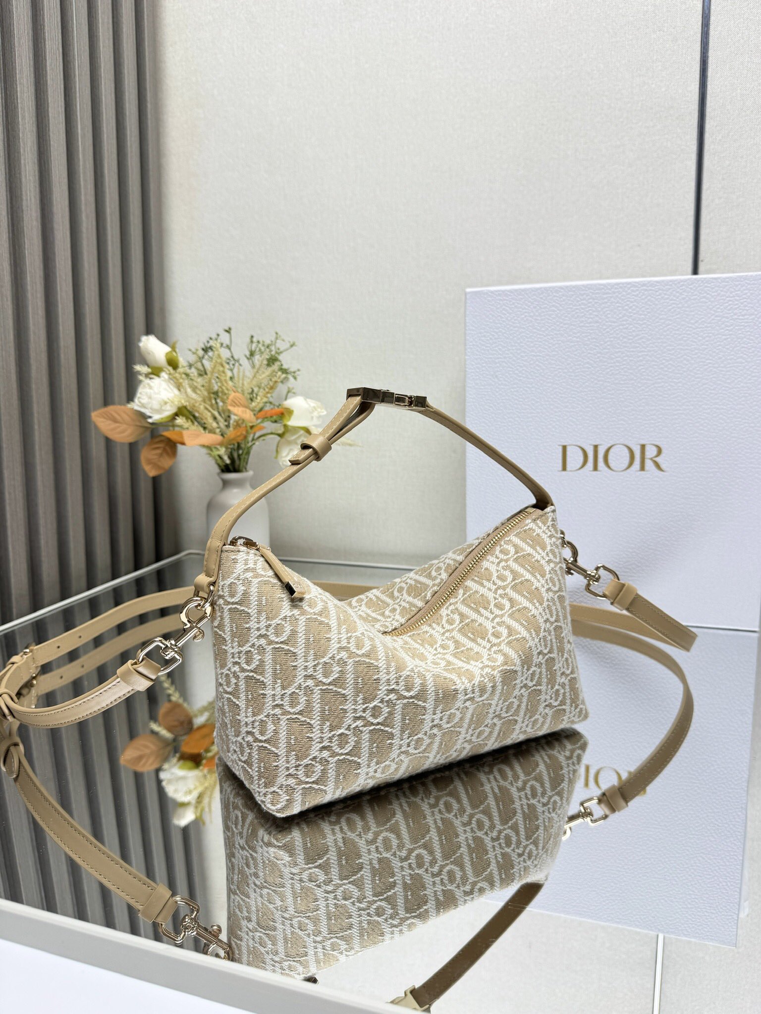 Dior Natural Color Series Old Flower Embroidered Handbag 5554