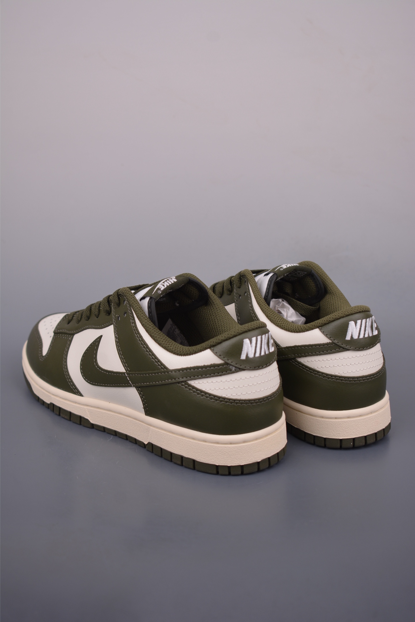 Nike Dunk Low “Cargo Khaki” HF5441-102