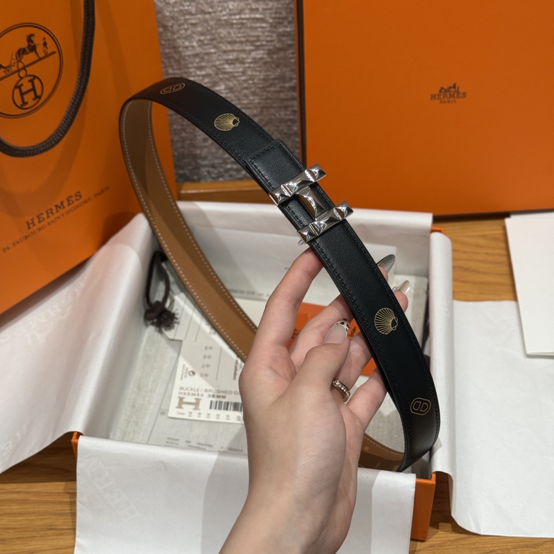 Hermès Women's Shell Element Double-Sided Leather Belt 2.4cm Width