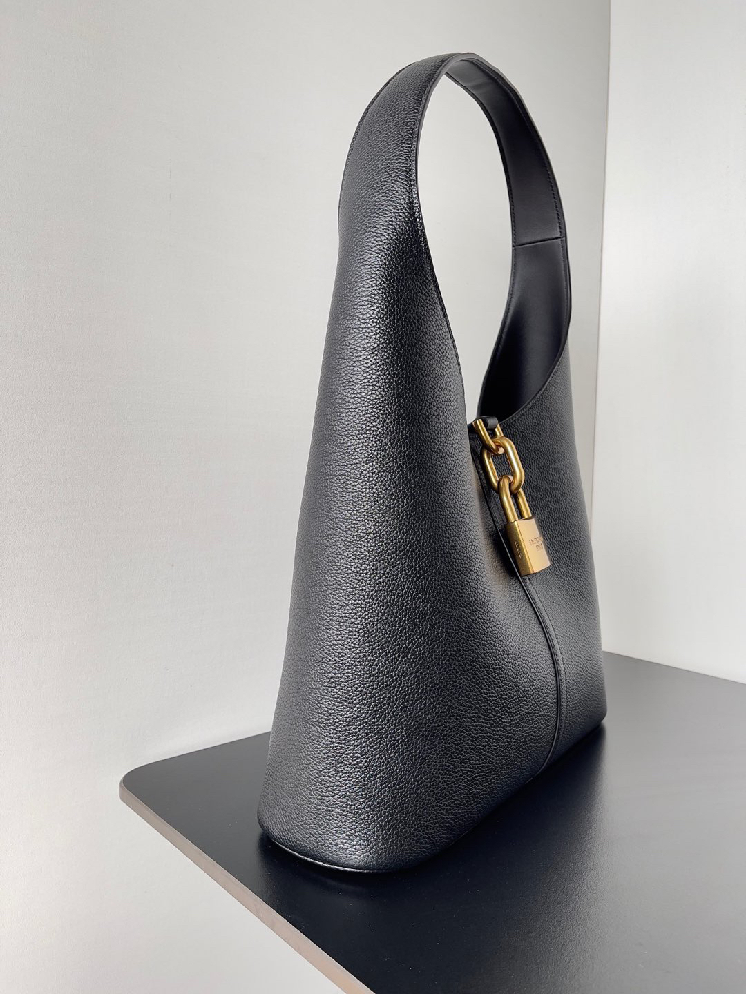 Balenciaga 2024 Early Spring Series Loer Hobo Bag