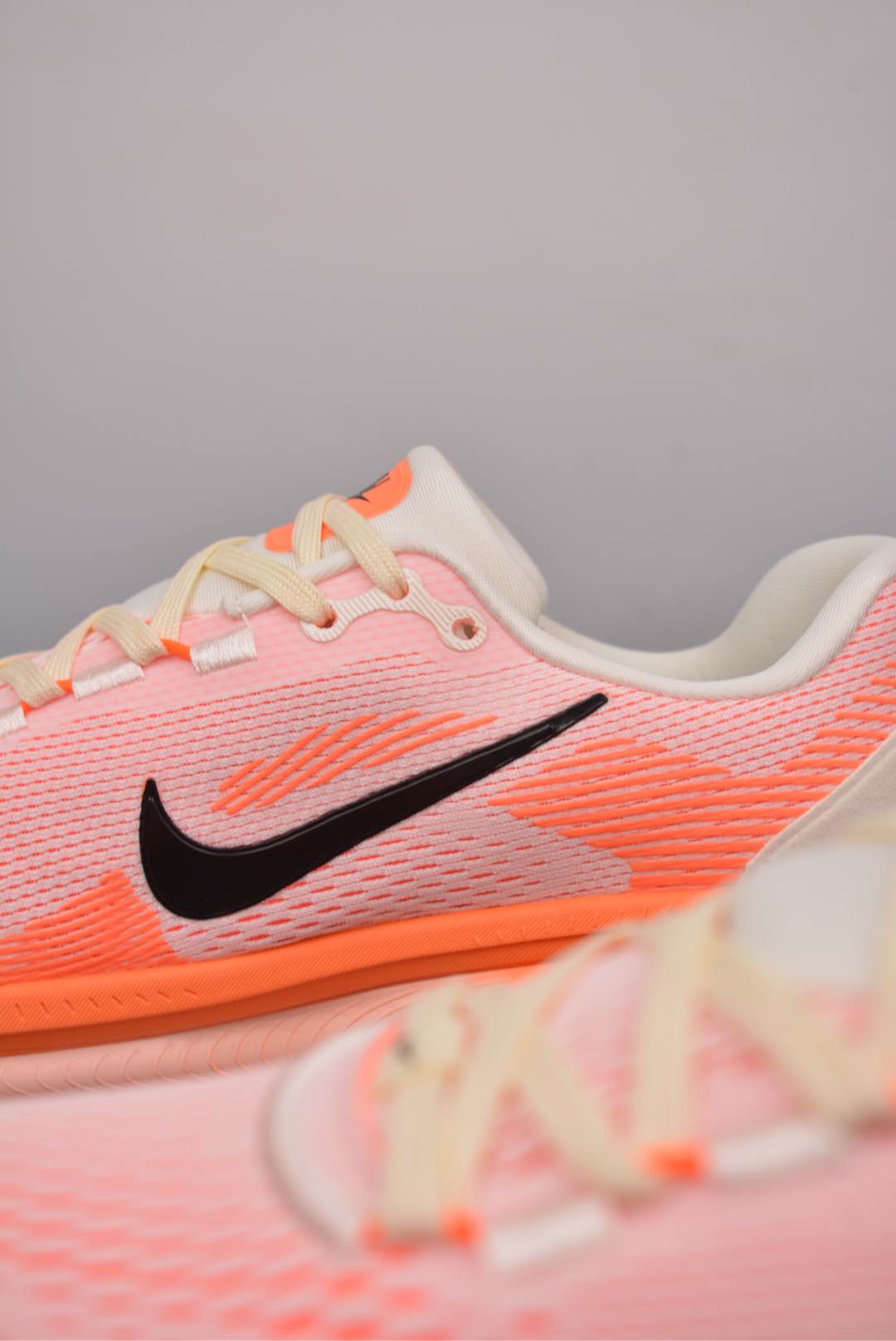 Nike Vomero 18 ZoomX Bright Crimson Black HM6804-600