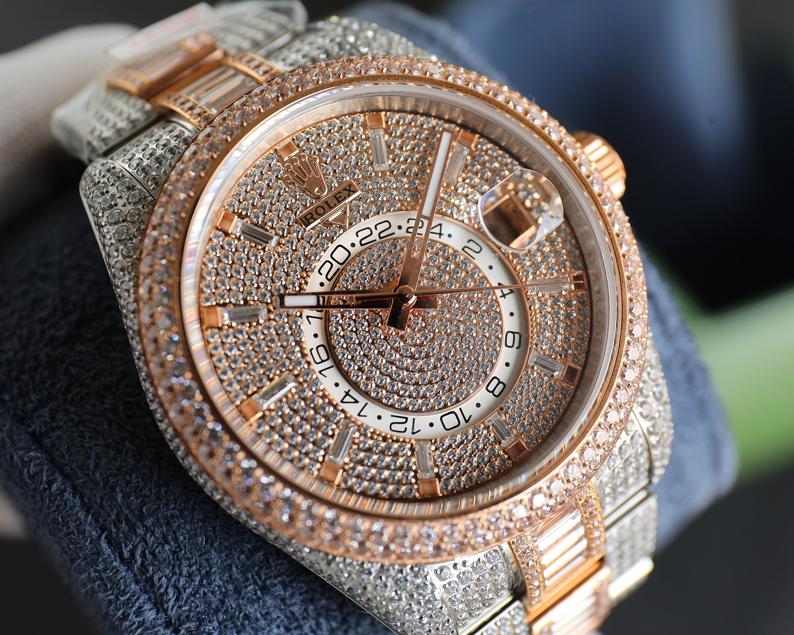 Rolex  Sky-Dweller