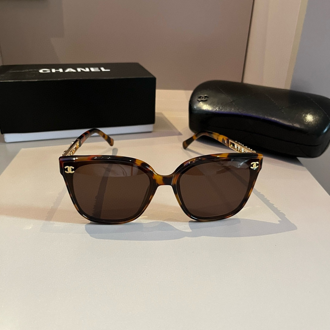 Chanel round frame sunglasses